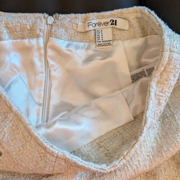 3 Shorts Forever 21 size small & 7th Avenue Design size 0 Stripe flowers gold - Picture 6 of 8